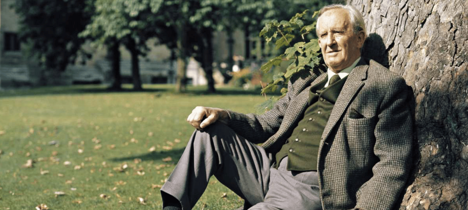 Tolkien nasceu na África do Sul e foi criado na Inglaterra