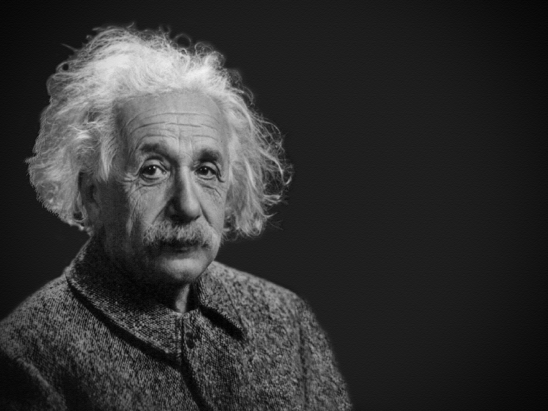 Albert Einstein conversou com quem criou a bomba atômica frequentemente